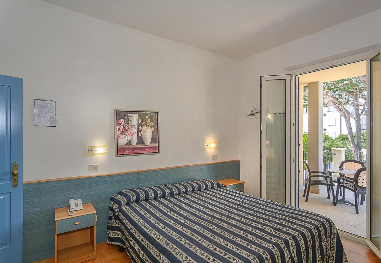 Hotel Apuana Marina di Pietrasanta Bagian luar foto
