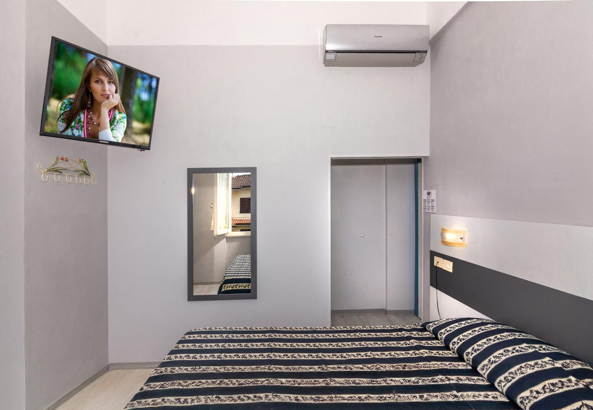 Hotel Apuana Marina di Pietrasanta Bagian luar foto