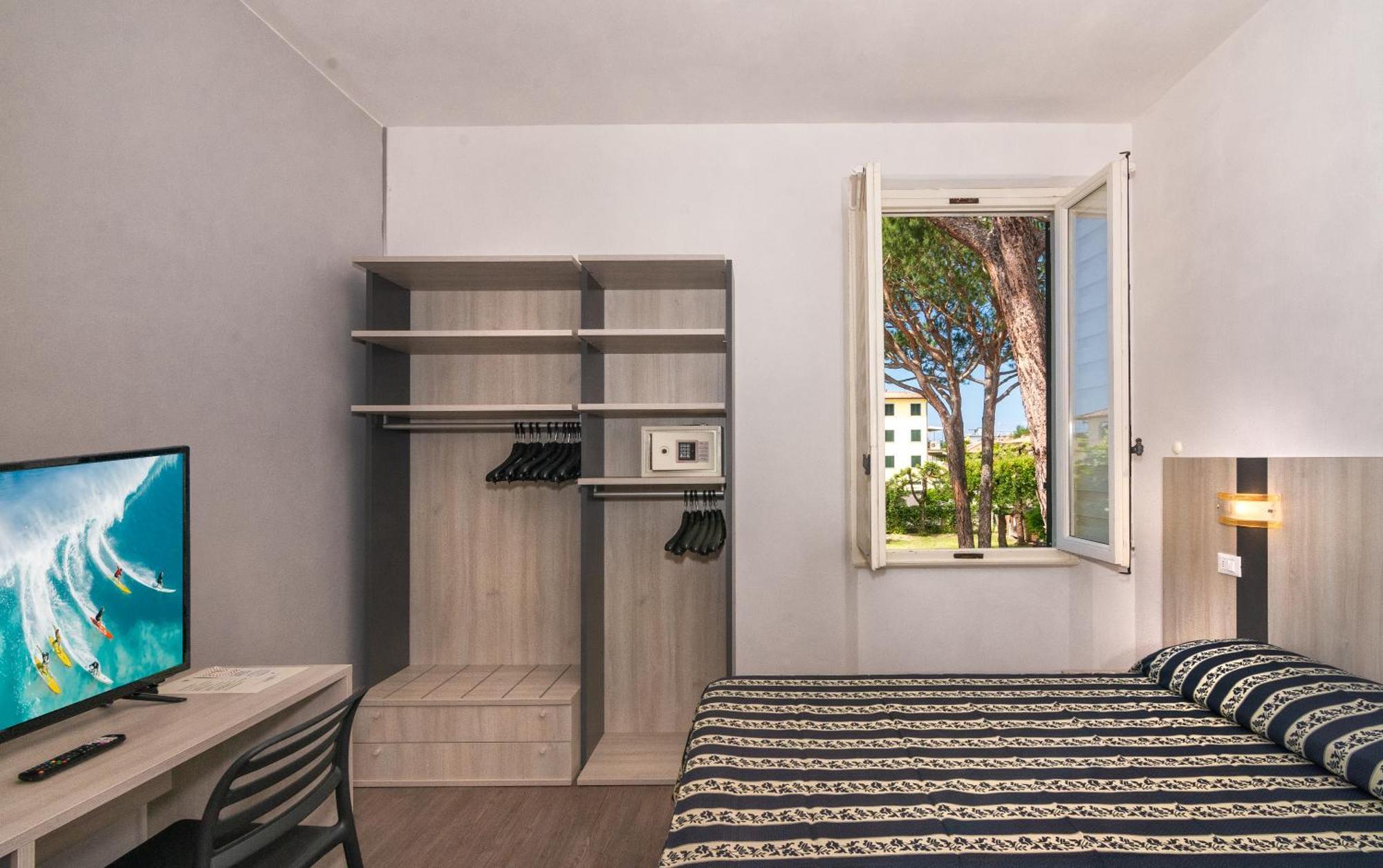 Hotel Apuana Marina di Pietrasanta Bagian luar foto
