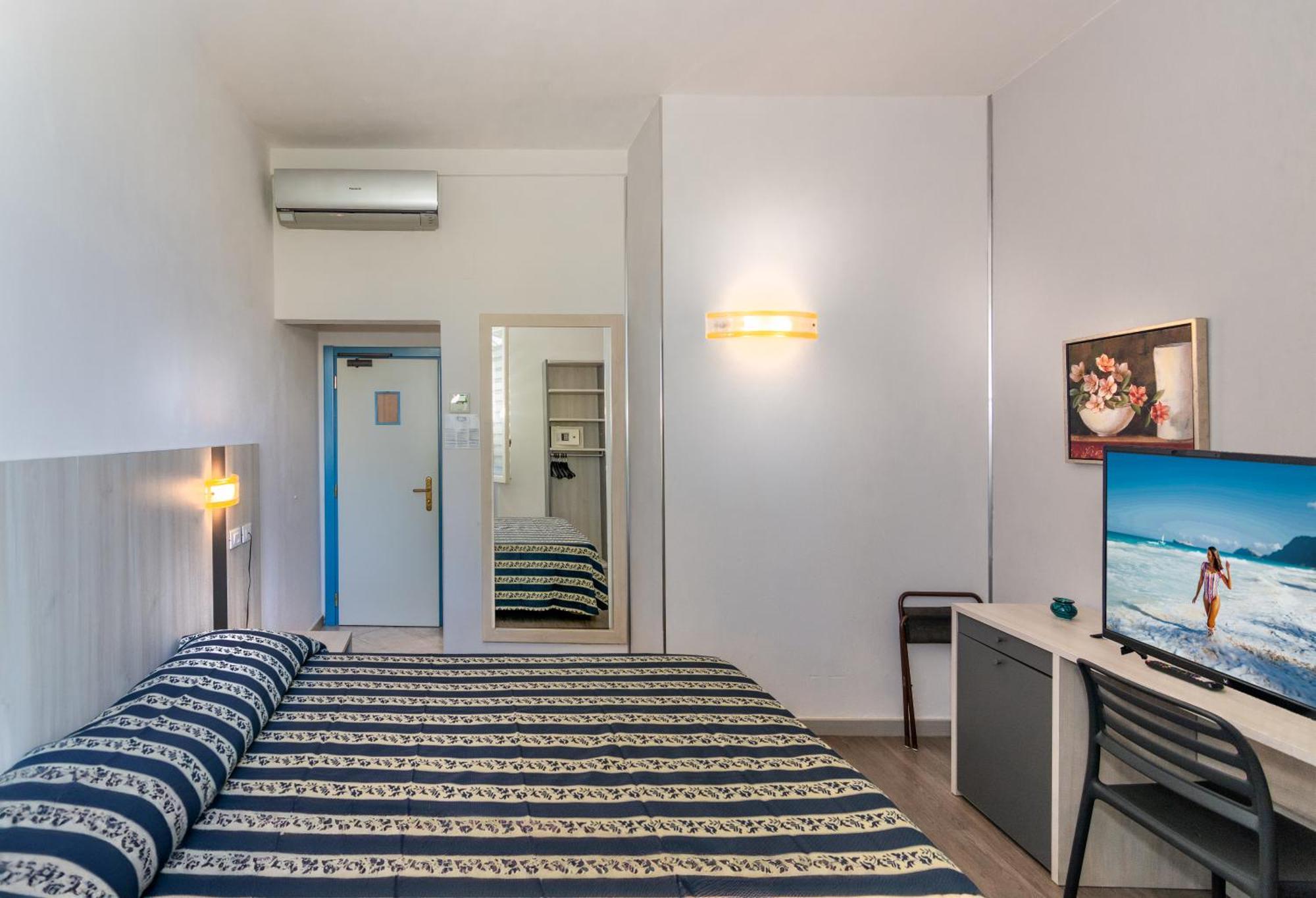 Hotel Apuana Marina di Pietrasanta Bagian luar foto