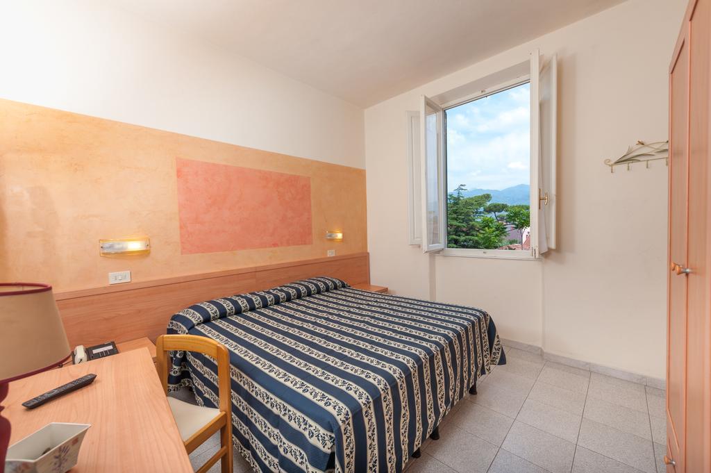 Hotel Apuana Marina di Pietrasanta Bagian luar foto